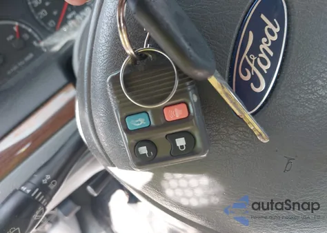 2003 Ford Crown Victoria Standard from USA, damaged, VIN 2FAFP73W03X140169